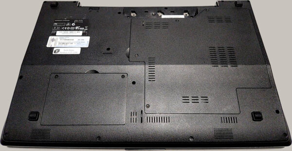 (LT-1299)-Clevo Cyberpower W170HR / 17.3 in. / Intel i7 / 16GB RAM / 500GB SSD - Image 4